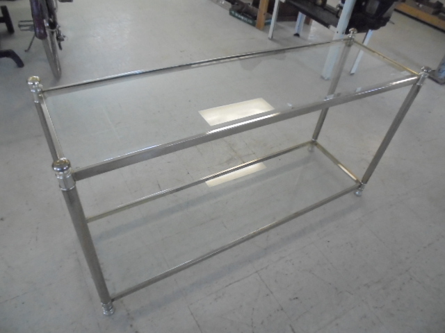 lot 44 image: Sofa Table