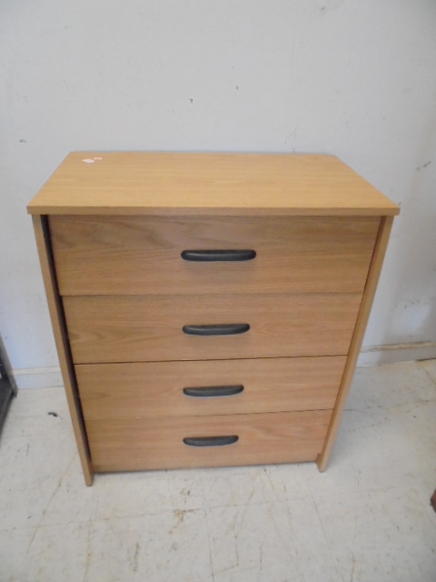 lot 77 image: 4 Drawer Dresser