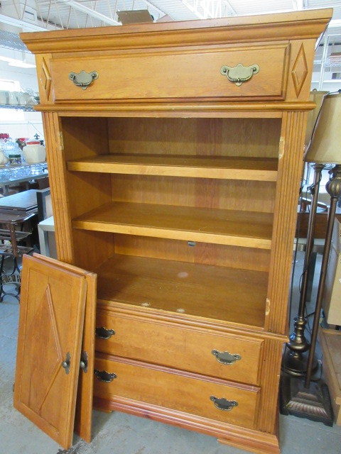 lot 221 image: OAK ARMOIRE