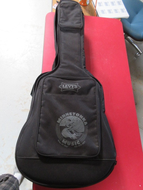 lot 234 image: ALVAREZ ELECTRIC ACOUSTIC GUITAR WITH SOFT CASE