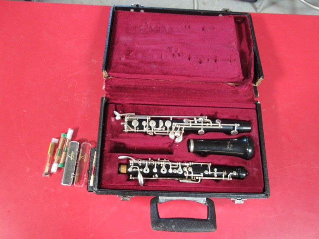 lot 237 image: YAMAHA CLARINET