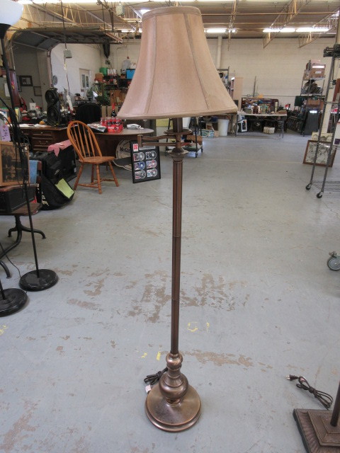 lot 255 image: BRONZE COLOR FLOOR LAMP
