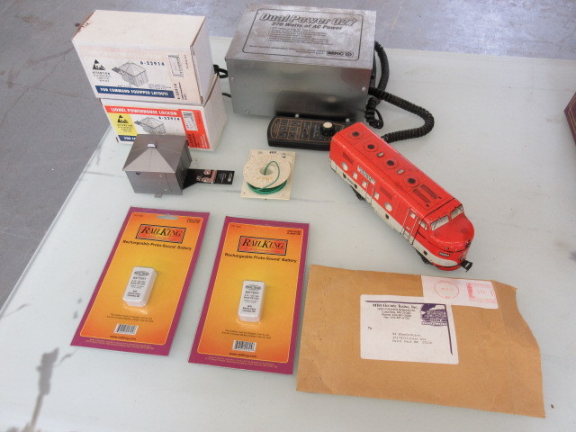 lot 267 image: TRAIN ELECTRONICS AND VINTAGE MARX TOY LOCOMOTIVE