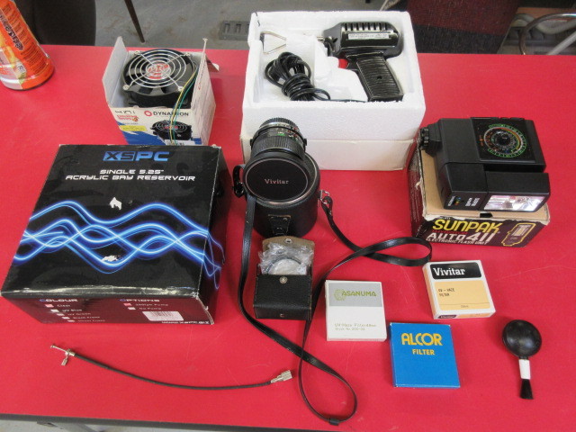 lot 275 image: CAMERA ACCESSORIES AND MISCELLANEOUS ELECTRONICS