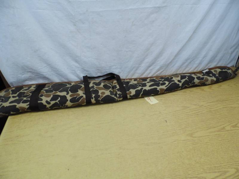 lot 9 image: Cammo Gun  Rifle Case