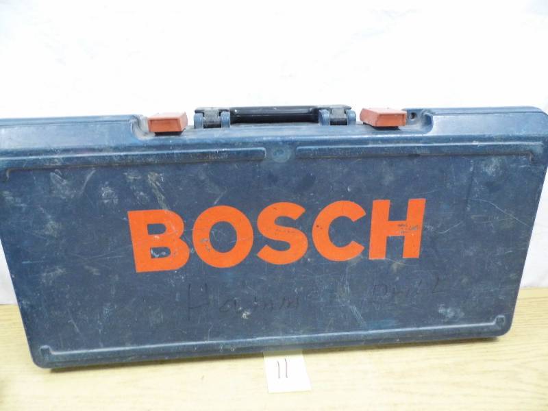 lot 11 image: Bosch Drill