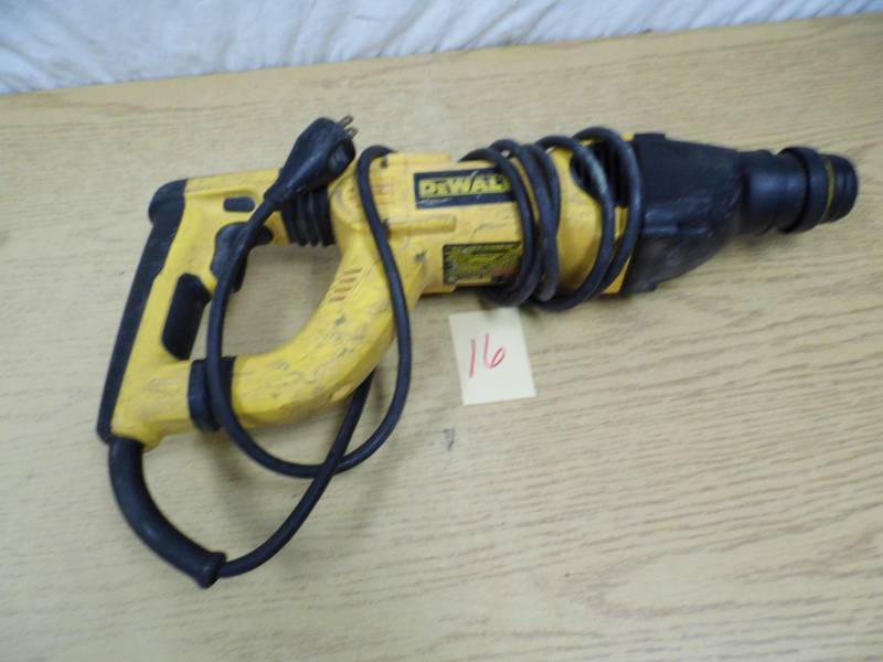 lot 16 image: DeWalt Drill