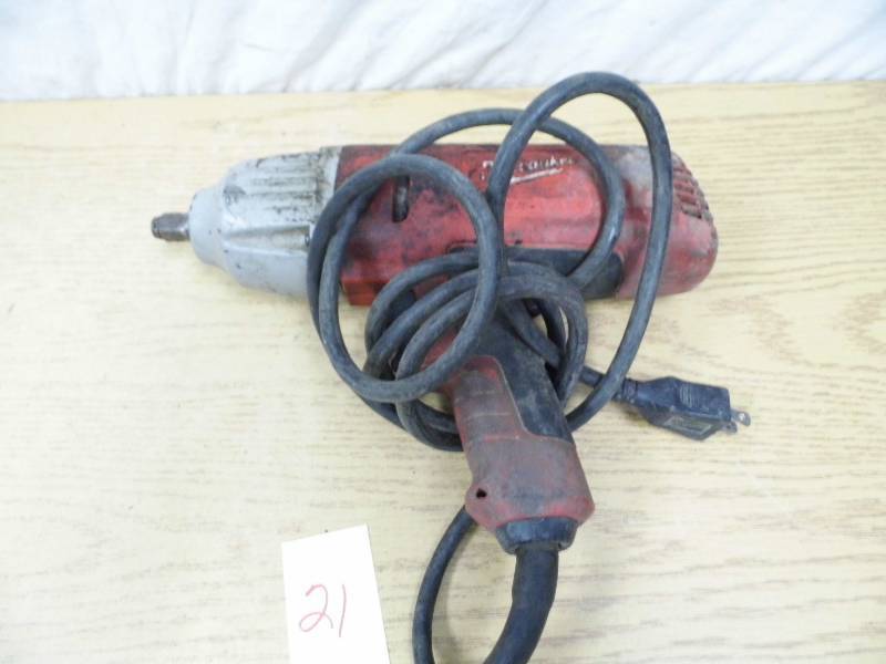 lot 21 image: Milwaukee Impact Wrench