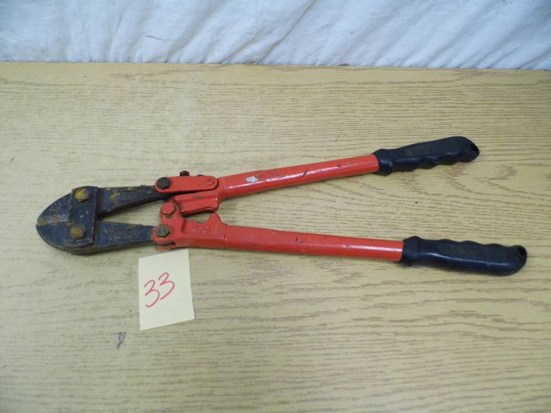 lot 33 image: Bolt Cutters