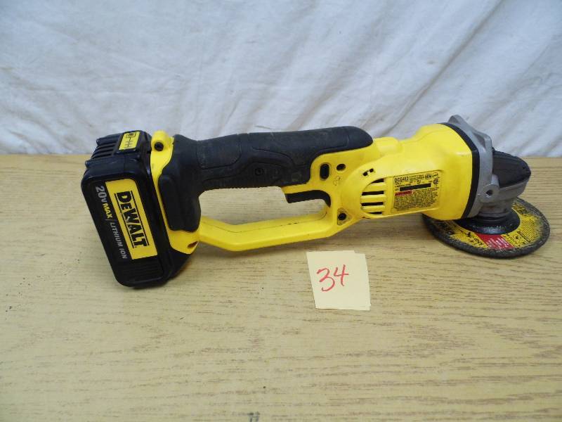 lot 34 image: DeWalt Grinder w Battery