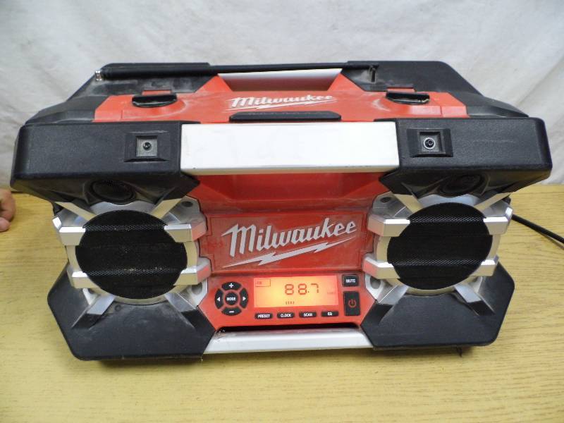 lot 35 image: Milwaukee RadioPower Station
