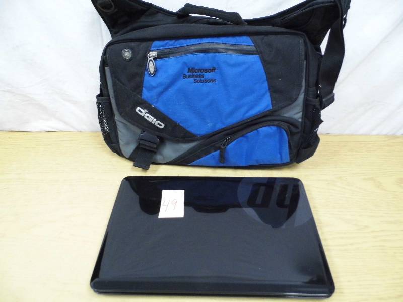 lot 49 image: HP Laptop w Case