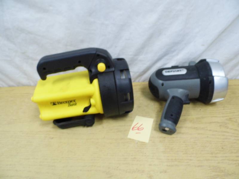 lot 66 image: Lot of 2 Flashlights