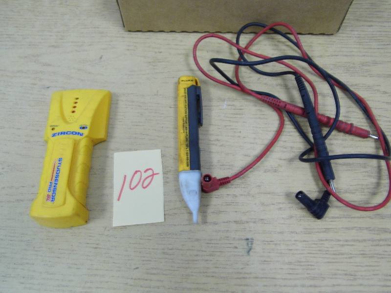 lot 102 image: Stud Finder