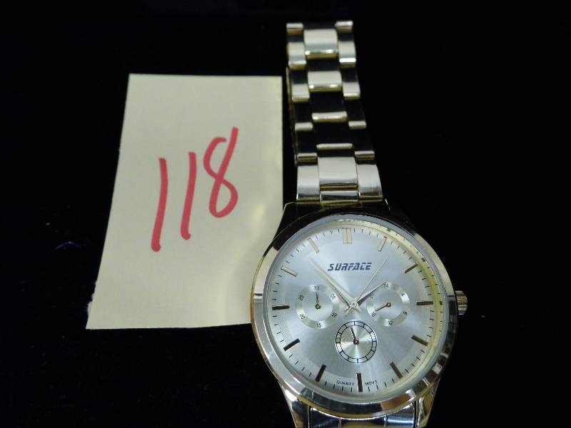 lot 118 image: Surface Watch