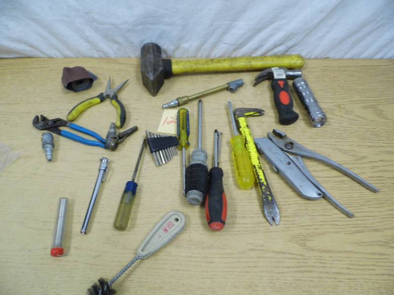 lot 125 image: Tools