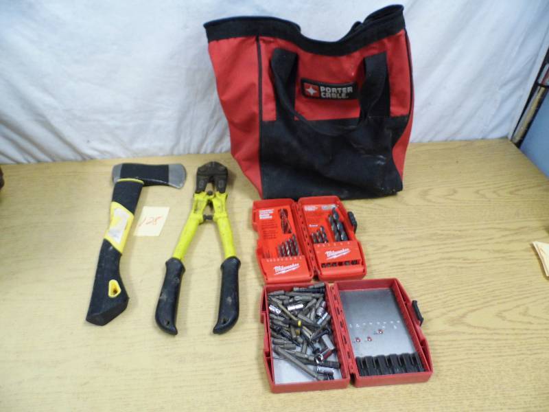 lot 128 image: Toolbag wTools