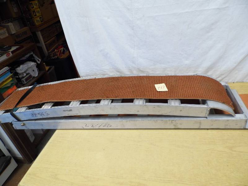lot 147 image: Loading Ramp