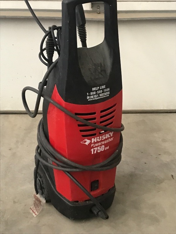lot 15 image: Husky Pressure Washer