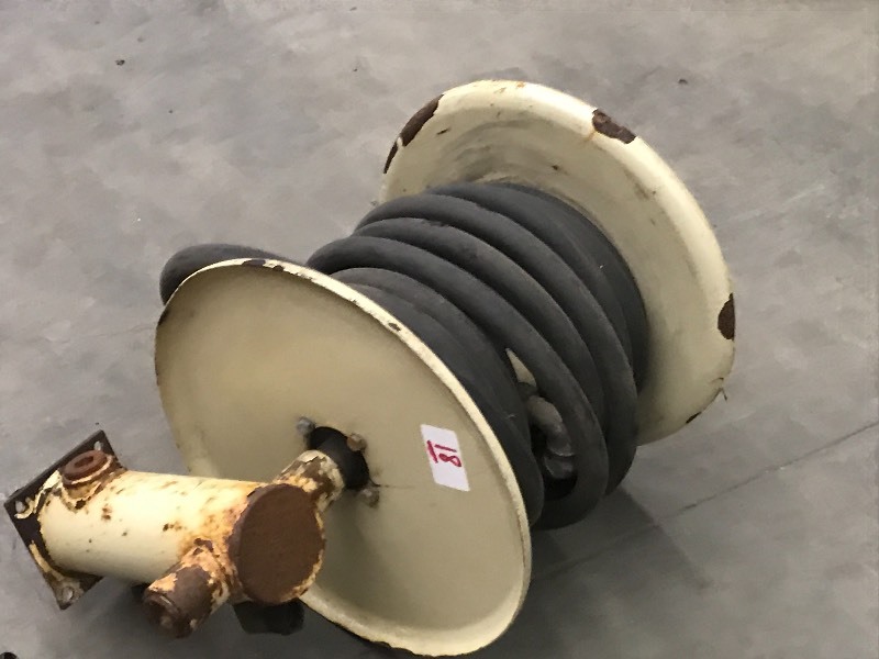 lot 18 image: Air Compressor Hose & Reel
