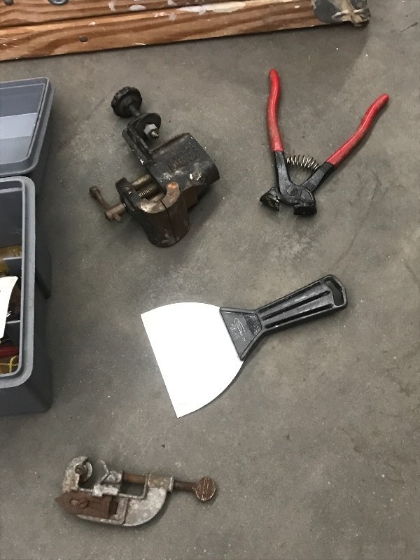 lot 26 image: Step Ladder & Toolbox