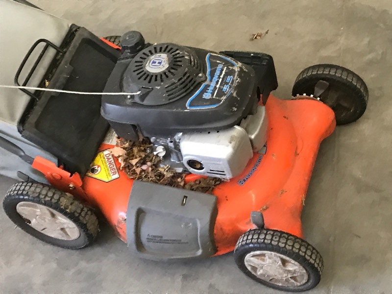 lot 11 image: Husqvarna 21 Mower
