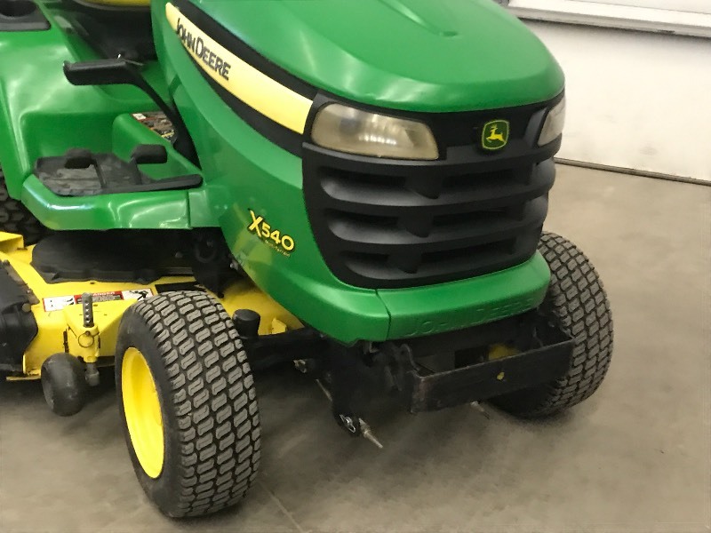 lot 2 image: John Deere X540 Tractor