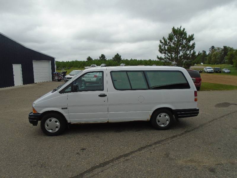 lot 5 image: 1994 Ford Aerostar XL