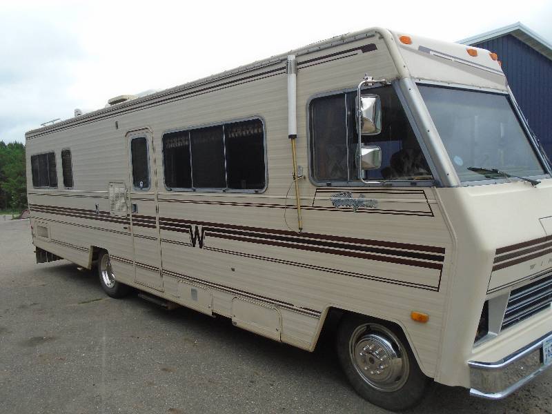 1982 Winnebago Chieftain Motorhome / RV We Sell Your Stuff Inc