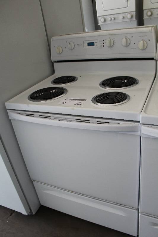 lot 9 image: Whirlpool 4-Burner Stove Top Oven