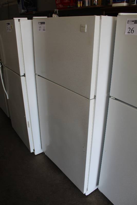 lot 27 image: Whirlpool 20.9cu.ft. Refrigerator Freezer