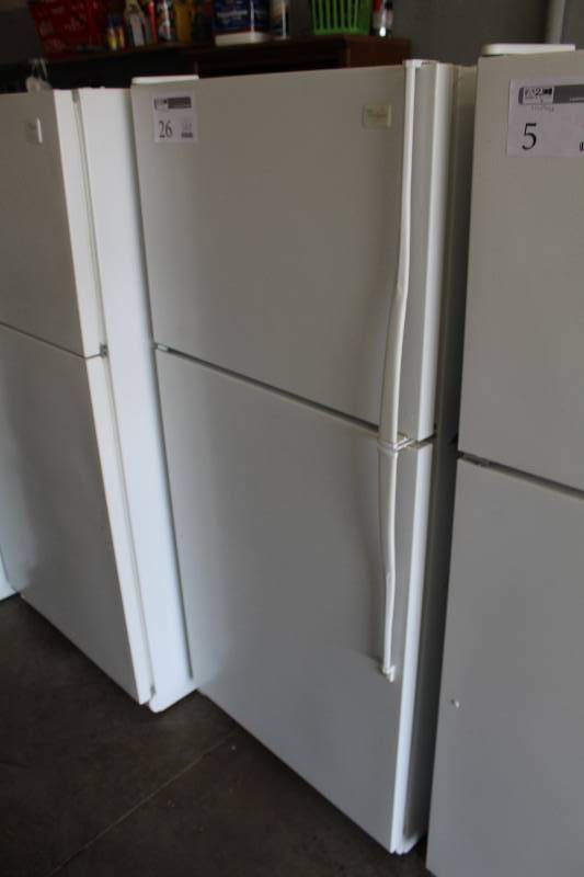 lot 26 image: Whirlpool 18.1cu.ft. Refrigerator Freezer
