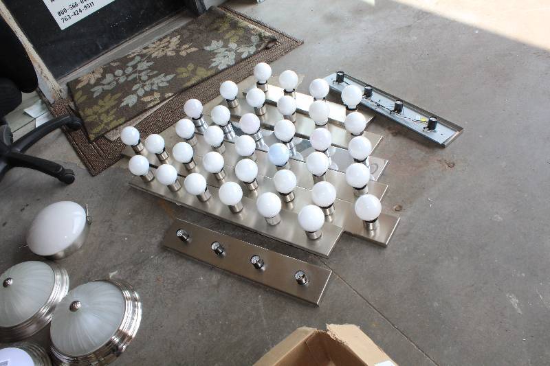 lot 96 image: Lot of (8) Light Bar Light Fixtures