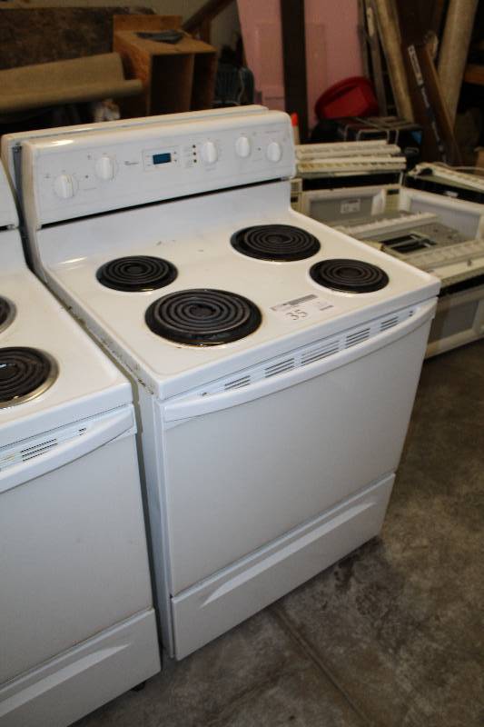 lot 35 image: Whirlpool 4-Burner Stove Top Oven
