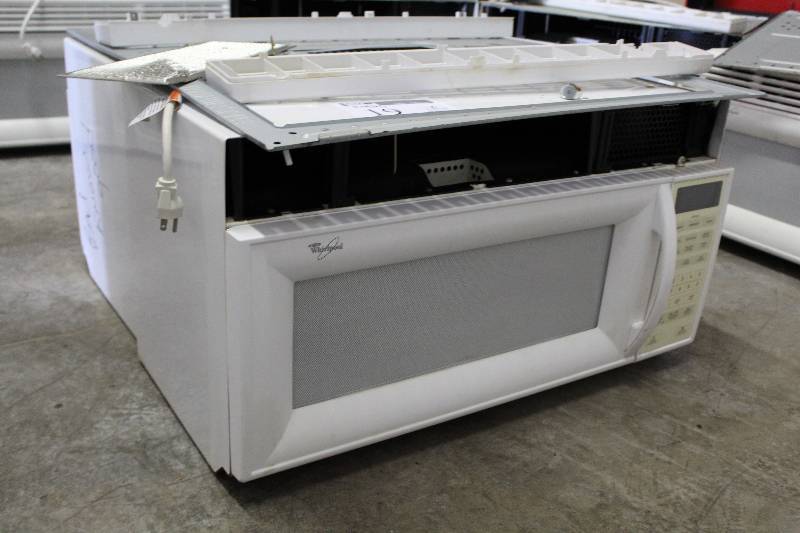 lot 19 image: Whirlpool Microwave