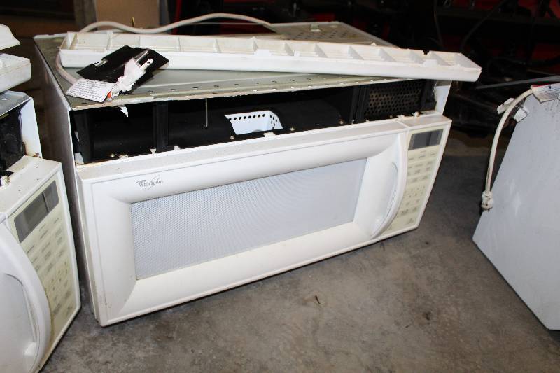 lot 41 image: Whirlpool Microwave