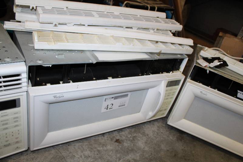 lot 42 image: Whirlpool Microwave