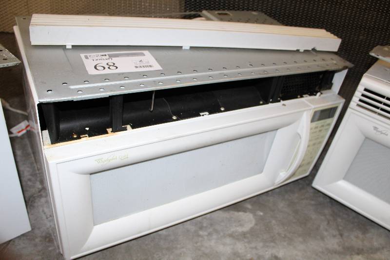 lot 68 image: Whirlpool Microwave