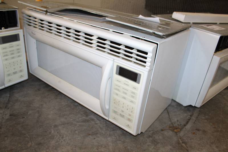 lot 69 image: Whirlpool Microwave