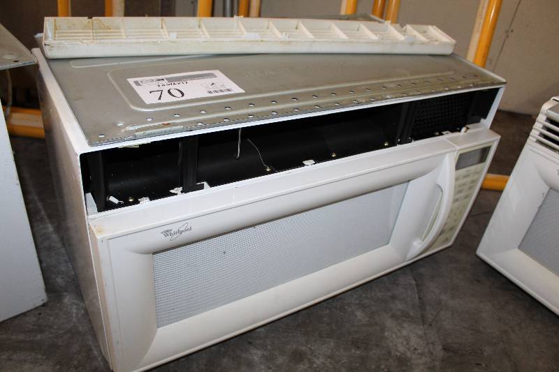lot 70 image: Whirlpool Microwave