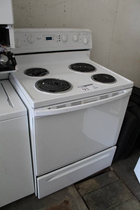lot 91 image: Whirlpool 4-Burner Stove Top Oven
