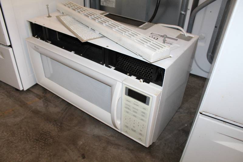 lot 89 image: Whirlpool Microwave