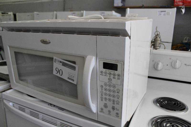lot 90 image: Whirlpool Microwave