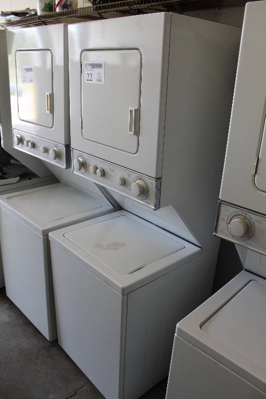 lot 22 image: Whirlpool Thin Twin Heavy Duty WasherDryer