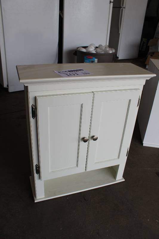 lot 101 image: Wall Cabinet w 2-Doors, 3-Shelves