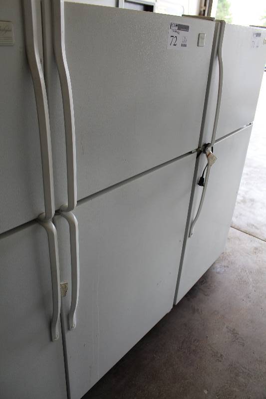 lot 72 image: Whirlpool 20.9cu.ft. Refrigerator Freezer