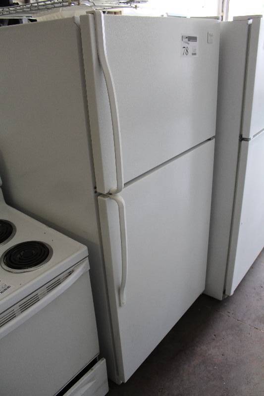 lot 78 image: Whirlpool 20.9cu.ft. Refrigerator Freezer
