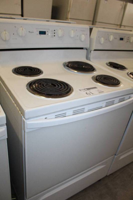 lot 61 image: Whirlpool 4-Burner Stove Top Oven