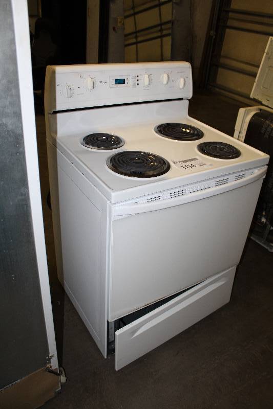 lot 104 image: Whirlpool 4-Burner Stove Top Oven
