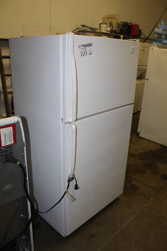 lot 103 image: Whirlpool 20.9cu.ft. Refrigerator Freezer
